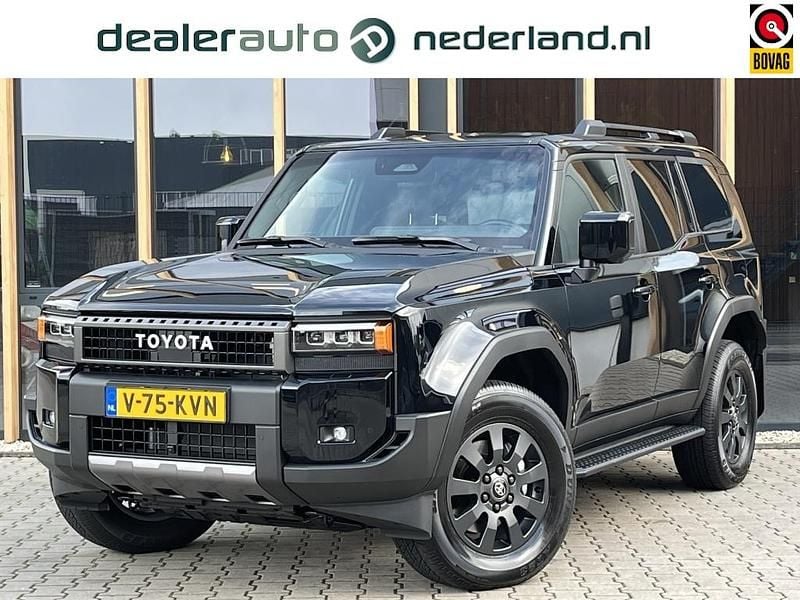 Zwart Nieuw 2024 Toyota Land Cruiser SUV | € 80.487 (Super prijs) - Afbeelding 1/4