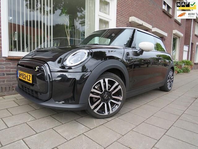 Zwart Gebruikt 2021 Mini Cooper S Business Hatchback | € 15.500 (Eerlijke prijs) - Afbeelding 1/4