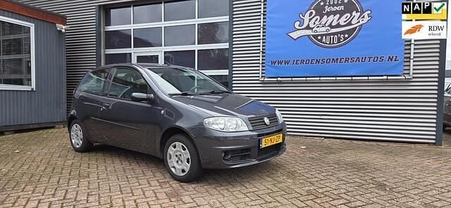 Grijs Gebruikt 2003 Fiat Punto Hatchback | € 1.450 (Eerlijke prijs) - Afbeelding 1/4