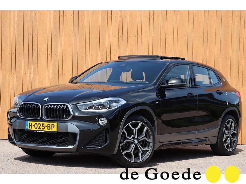 Zwart Gebruikt 2020 BMW X2 Executive SUV | € 29.940 (Eerlijke prijs) - Afbeelding 1/4
