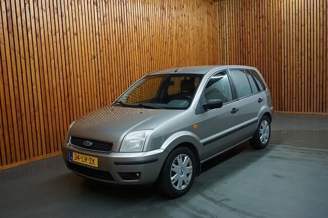 Occasion Ford Fusion 80 PK (58 kW) 2003 Grijs (metallic) Stationwagen