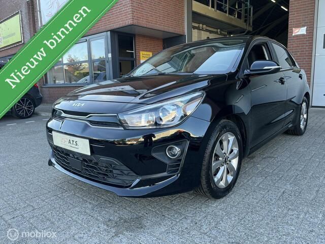 Zwart Gebruikt 2022 Kia Rio Hatchback | € 16.950 (Eerlijke prijs) - Afbeelding 1/4