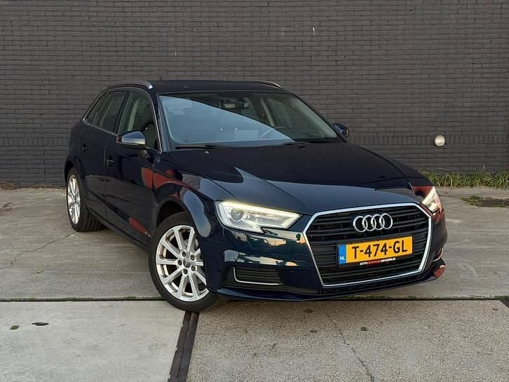 Blauw Occasion 2017 Audi A3 Design Hatchback | € 15.950 (Eerlijke prijs) - Afbeelding 1/4