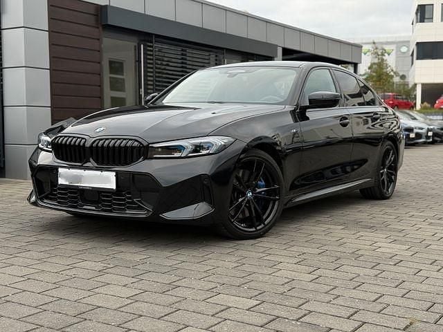Zwart Gebruikt 2024 BMW 320 M Sport Sedan | € 58.600 (Duur) - Afbeelding 1/4