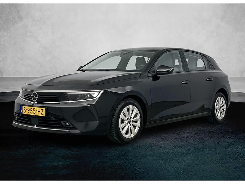 Zwart Gebruikt 2023 Opel Astra Edition Hatchback | € 19.975 (Goede deal) - Afbeelding 1/1