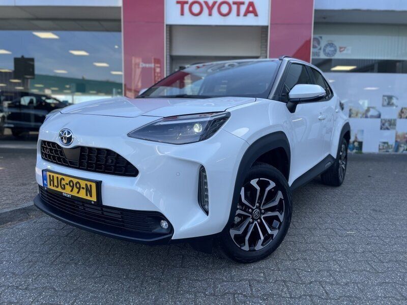 Wit Gebruikt 2024 Toyota Yaris Cross SUV | € 28.795 (Eerlijke prijs) - Afbeelding 1/4