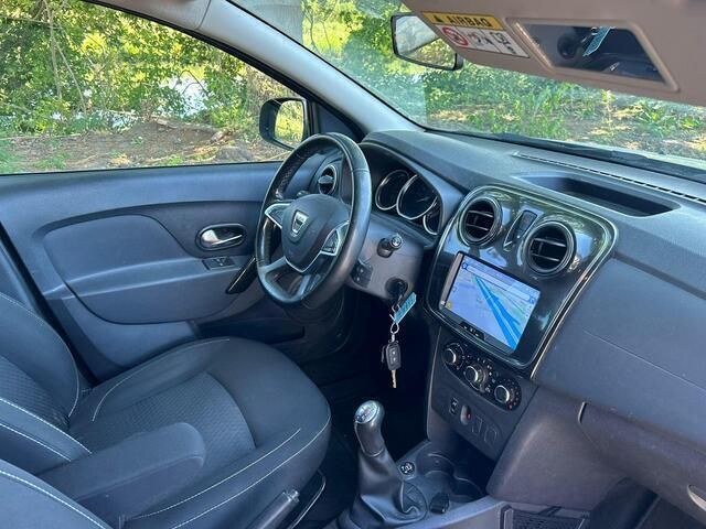 Occasion Dacia Logan MCV Lauréate 90 PK (66 kW) 2018 Grijs MPV