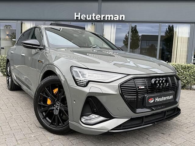 Grijs Gebruikt 2022 Audi e-tron Black Edition SUV | € 43.950 - Afbeelding 1/4