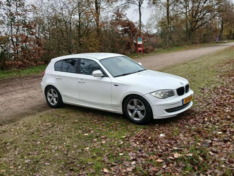 Occasion BMW 116 Executive 122 PK (89 kW) 2011 Wit Hatchback