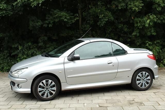 Grijs Gebruikt 2006 Peugeot 206 CC Cabriolet | € 1.395 (Goede deal) - Afbeelding 1/4