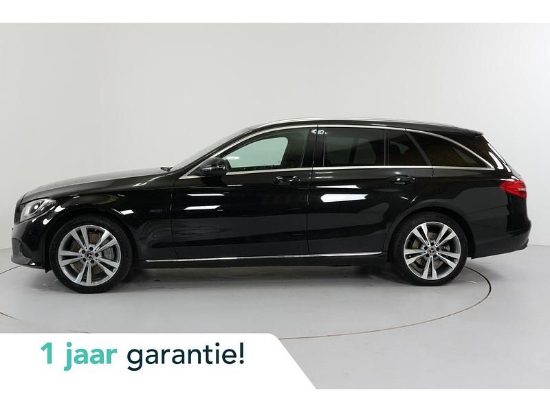 Zwart, metallic lak Gebruikt 2020 Mercedes C300 Advantage Stationwagen | € 27.950 (Goede deal) - Afbeelding 1/4