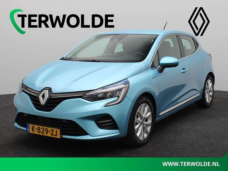 Blauw, metallic lak Gebruikt 2021 Renault Clio V Intens Hatchback | € 18.945 (Eerlijke prijs) - Afbeelding 1/4