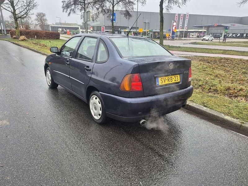 Occasion VW Polo 60 PK (44 kW) 1998 Blauw Sedan