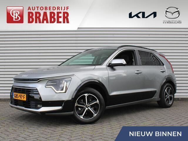 Grijs, metallic lak Gebruikt 2024 Kia Niro SUV | € 34.250 (Eerlijke prijs) - Afbeelding 1/4