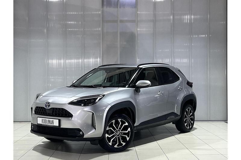 Grijs Occasion 2024 Toyota Yaris Cross Edition SUV | € 28.549 (Eerlijke prijs) - Afbeelding 1/1