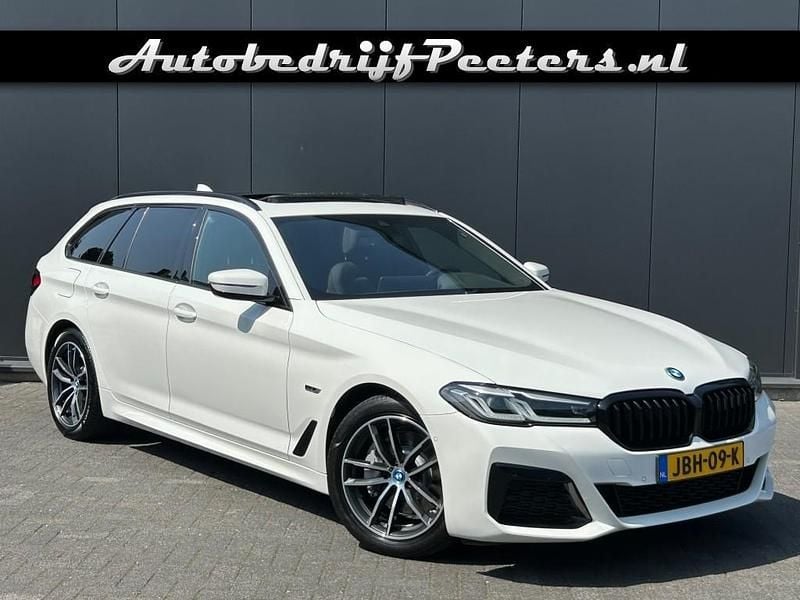 Wit Gebruikt 2021 BMW 530 M Sport Stationwagen | € 38.950 (Goede deal) - Afbeelding 1/4
