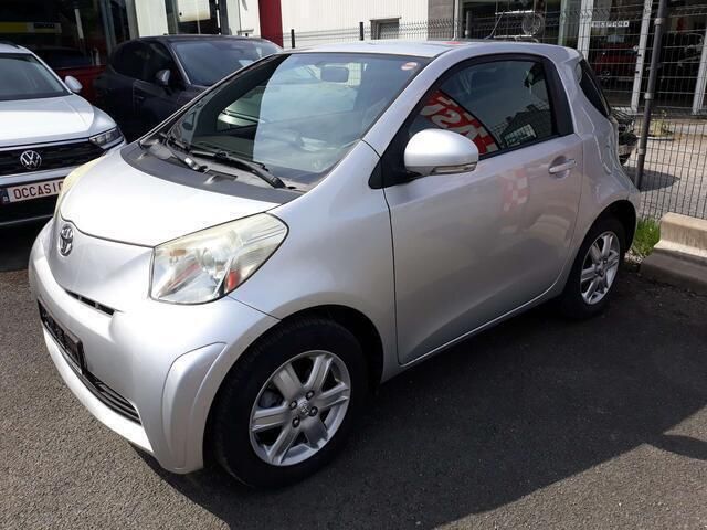 Zilver Gebruikt 2010 Toyota iQ Hatchback | € 4.990 (Eerlijke prijs) - Afbeelding 1/4