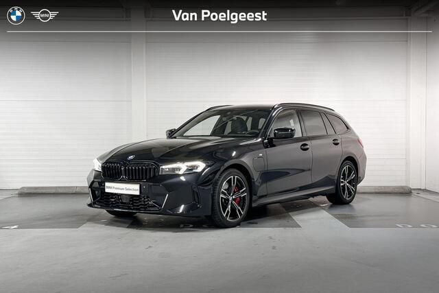 Zwart Gebruikt 2024 BMW 330 M Sport Stationwagen | € 64.900 - Afbeelding 1/4