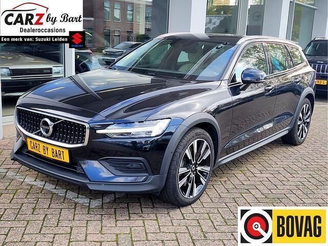 Zwart Gebruikt 2020 Volvo V60 CC Pro Stationwagen | € 36.845 (Super prijs) - Afbeelding 1/4