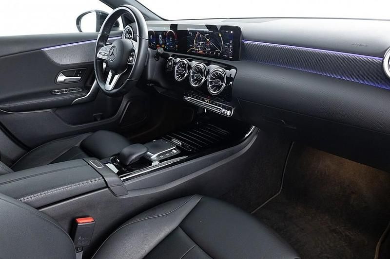 Occasion Mercedes A250 Luxury 2026 Zwart Hatchback