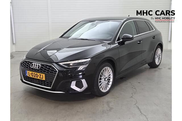 Zwart Gebruikt 2021 Audi A3 Sportback Advanced Hatchback | € 22.500 (Goede deal) - Afbeelding 1/4
