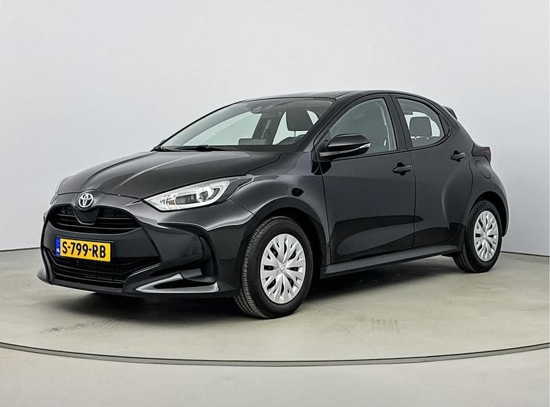 Occasion Toyota Yaris Hybrid Active 116 PK (85 kW) 2023 Zwart (metallic) Hatchback