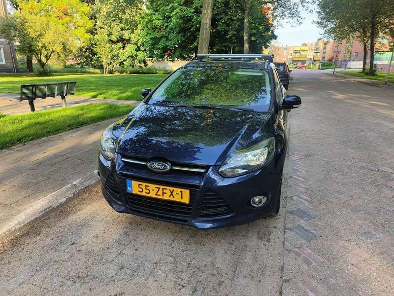 Blauw Gebruikt 2012 Ford Focus Titanium Stationwagen | € 3.930 (Eerlijke prijs) - Afbeelding 1/4