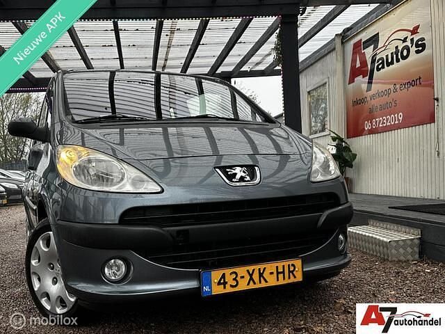 Grijs Gebruikt 2007 Peugeot 1007 MPV | € 1.499 (Eerlijke prijs) - Afbeelding 1/4