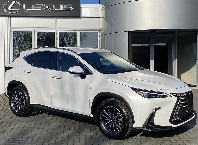 Wit Occasion 2025 Lexus NX450h+ Luxury Line SUV | € 55.299 (Super prijs) - Afbeelding 1/4