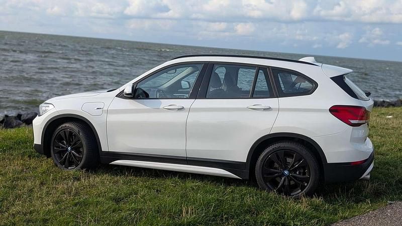 Wit Gebruikt 2022 BMW X1 SUV | € 33.000 (Iets duurder) - Afbeelding 1/4