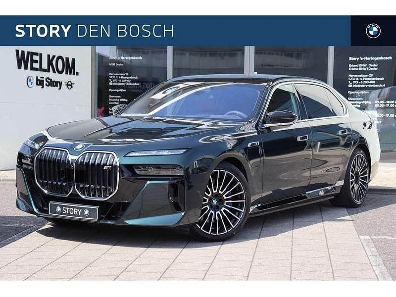 Groen, metallic lak Nieuw 2025 BMW 760 Executive Sedan | € 209.365 - Afbeelding 1/4