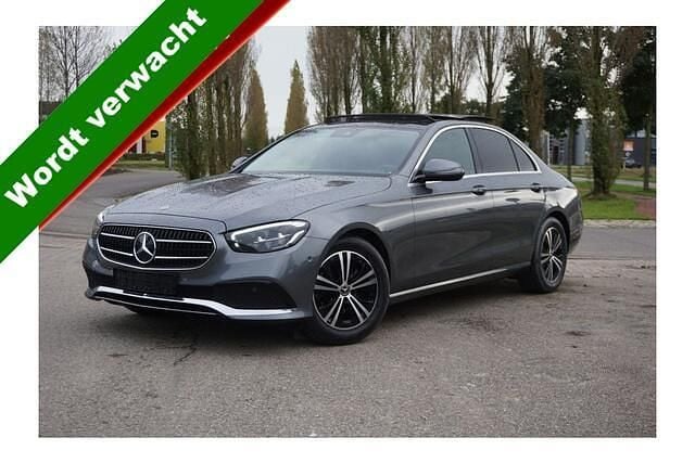 Grijs Gebruikt 2021 Mercedes E220 Exclusive Sedan | € 27.995 (Goede deal) - Afbeelding 1/4