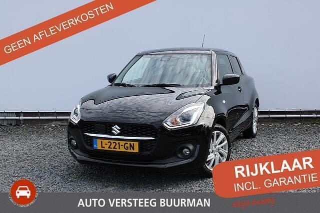 Zwart Gebruikt 2021 Suzuki Swift Hatchback | € 13.900 (Eerlijke prijs) - Afbeelding 1/4