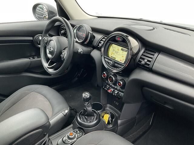 Occasion Mini Cooper Business 136 PK (100 kW) 2018 Zwart (metallic) Hatchback