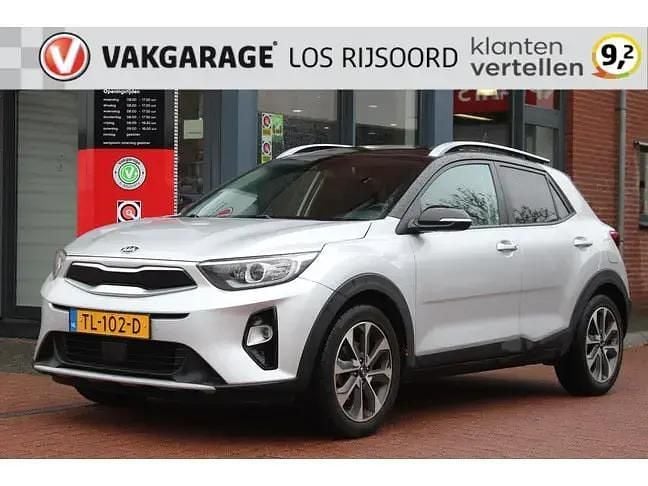 Grijs Gebruikt 2018 Kia Stonic SUV | € 14.500 (Eerlijke prijs) - Afbeelding 1/4