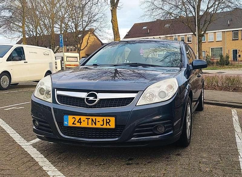 Gebruikt 2006 Opel Vectra Business Sedan | € 1.800 (Iets duurder) - Afbeelding 1/4