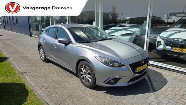 Grijs Gebruikt 2015 Mazda 3 Hatchback | € 9.950 (Eerlijke prijs) - Afbeelding 1/4