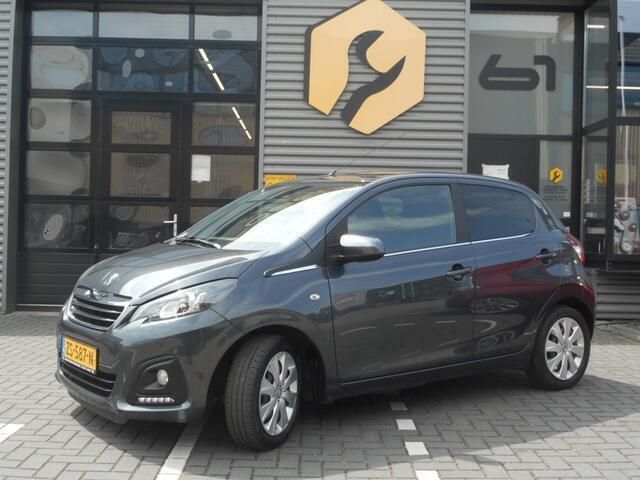 Grijs Gebruikt 2019 Peugeot 108 Active Hatchback | € 7.845 (Eerlijke prijs) - Afbeelding 1/4