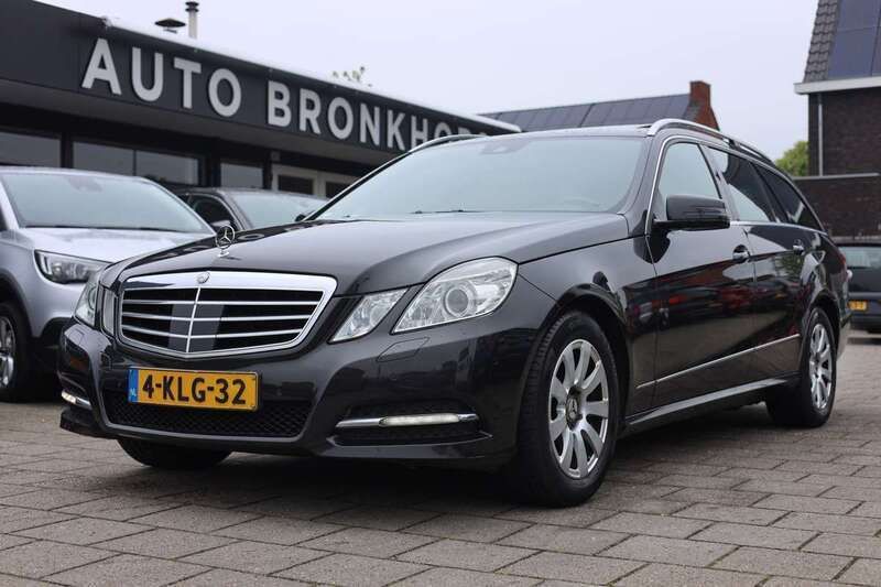 Zwart Gebruikt 2013 Mercedes E300 Avantgarde Stationwagen | € 8.450 (Super prijs) - Afbeelding 1/4