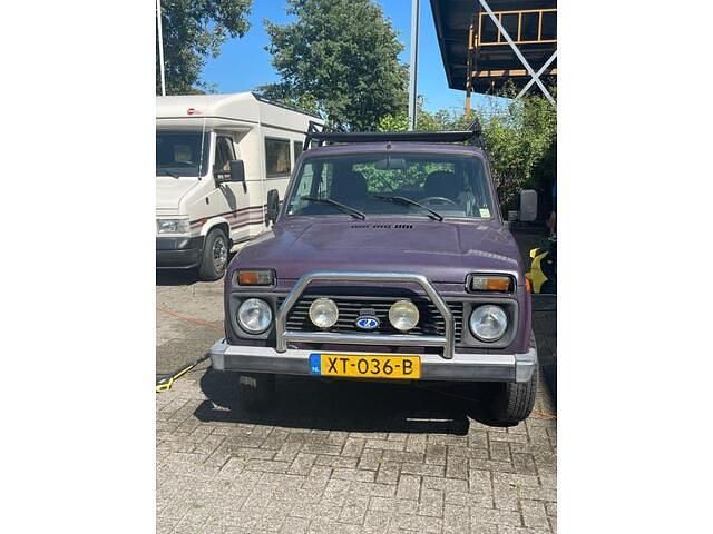Paars Gebruikt 2004 Lada niva SUV | € 3.750 - Afbeelding 1/4
