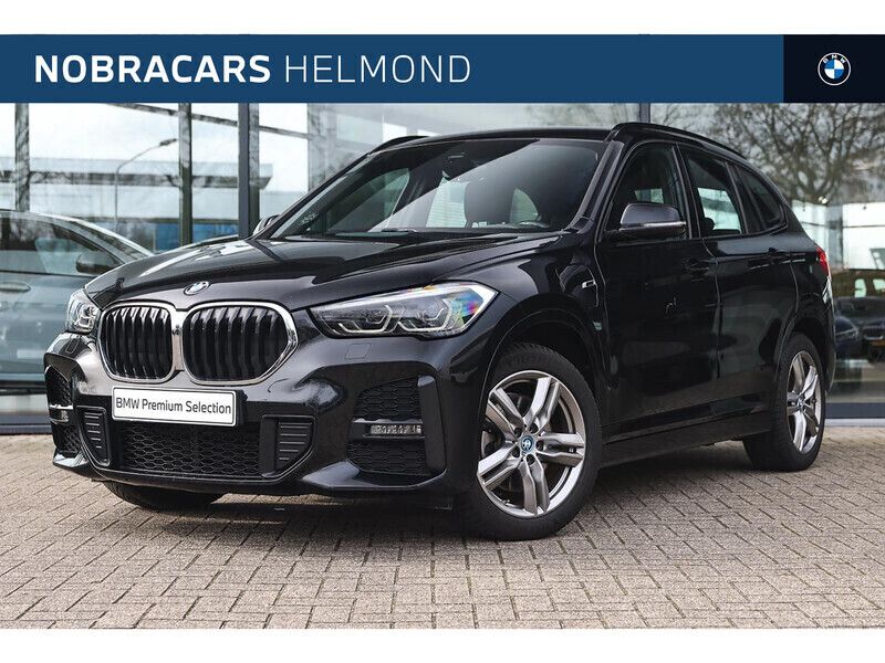 Saphirschwarz Gebruikt 2022 BMW X1 M Sport SUV | € 34.950 (Eerlijke prijs) - Afbeelding 1/4