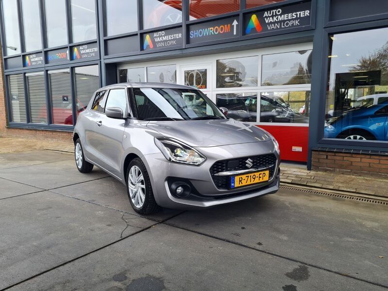 Grijs Gebruikt 2022 Suzuki Swift Hatchback | € 15.850 (Eerlijke prijs) - Afbeelding 1/4