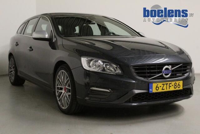 Grijs, metallic lak Gebruikt 2015 Volvo V60 R-Design Stationwagen | € 12.939 (Goede deal) - Afbeelding 1/4
