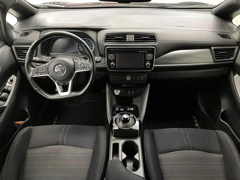 Occasion Nissan Leaf N-Connecta 110 kW (150 PK) 2019 Brilliant black m Hatchback