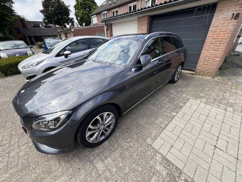 Grijs Gebruikt 2015 Mercedes C350 Edition Stationwagen | € 16.750 (Eerlijke prijs) - Afbeelding 1/4
