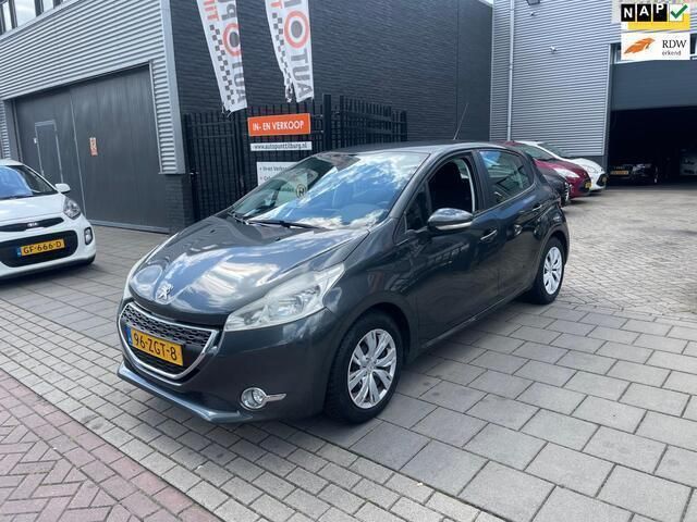 Grijs, metallic lak Gebruikt 2012 Peugeot 208 Envy Hatchback | € 4.999 (Eerlijke prijs) - Afbeelding 1/4
