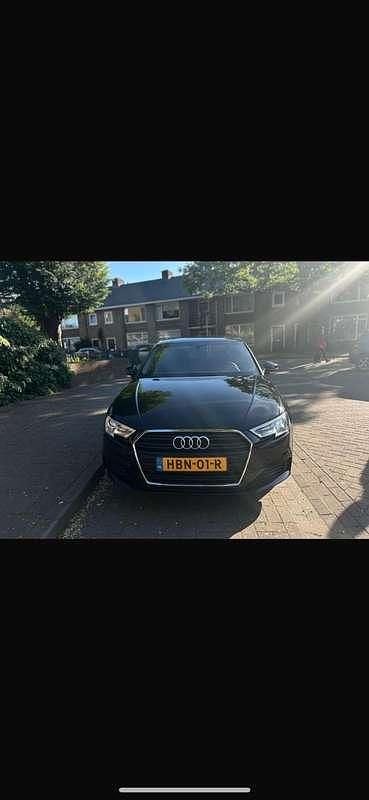 Zwart Gebruikt 2019 Audi A3 Sport Hatchback | € 16.500 (Super prijs) - Afbeelding 1/4