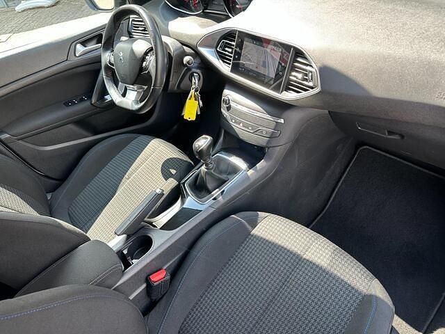 Occasion Peugeot 308 Style 110 PK (80 kW) 2021 Wit Hatchback