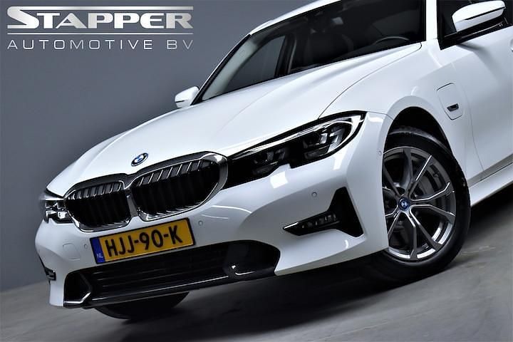 Occasion BMW 330e Sport Line 292 PK (214 kW) 2022 Wit Sedan