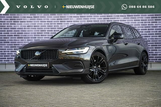 Grijs Gebruikt 2023 Volvo V60 Stationwagen | € 35.899 (Goede deal) - Afbeelding 1/3